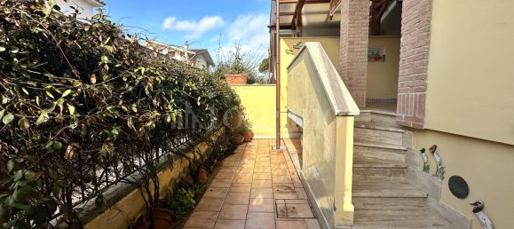 Villa de 7 habitaciónes en Fiumicino, Italy No. 144975 2