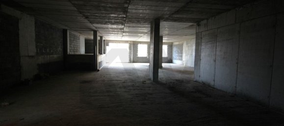 602m² Commercial property in Canico, Portugal No. 214046 38