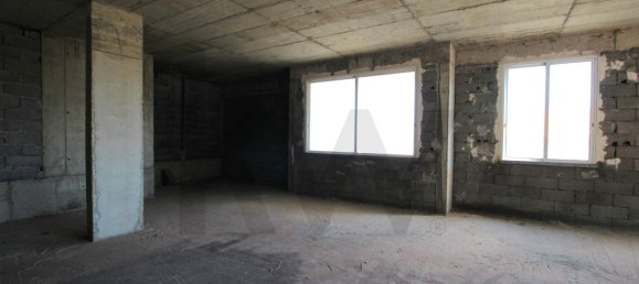 602m² Commercial property in Canico, Portugal No. 214046 7