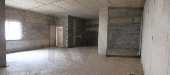 602m² Commercial property in Canico, Portugal No. 214046 42