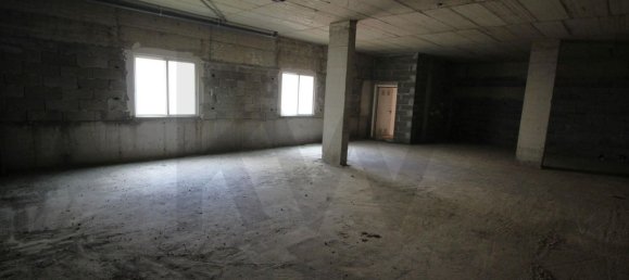 602m² Commercial property in Canico, Portugal No. 214046 49