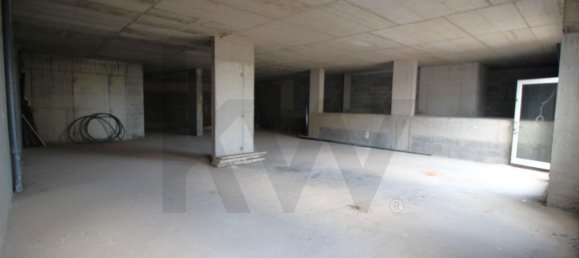 602m² Commercial property in Canico, Portugal No. 214046 35