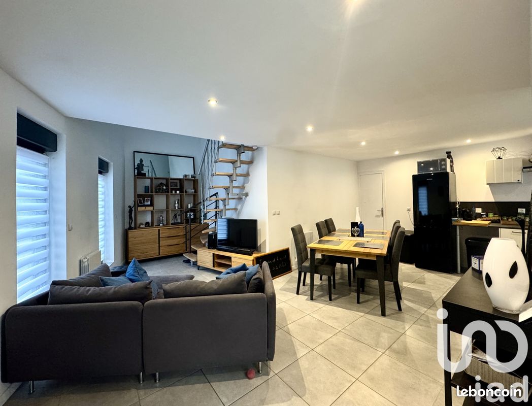 3 bedrooms Apartment in Halluin, France No. 66472