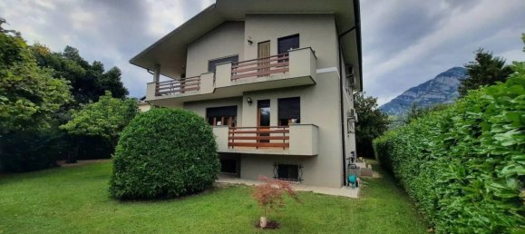 Вилла с 10 спальнями в Порденоне, Италия № 131444 4