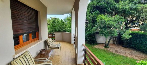 Вилла с 10 спальнями в Порденоне, Италия № 131444 10