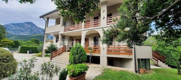 Вилла с 10 спальнями в Порденоне, Италия № 131444 5