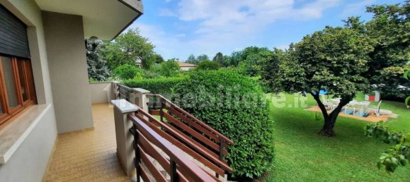 Вилла с 10 спальнями в Порденоне, Италия № 131444 13