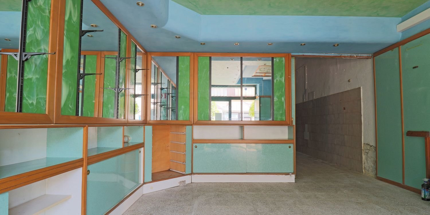 89m² Commercial property in Agropoli, Italy No. 298781