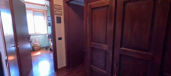 4 Schlafzimmer Wohnung in Parma, Italy, Nr. 370883 12