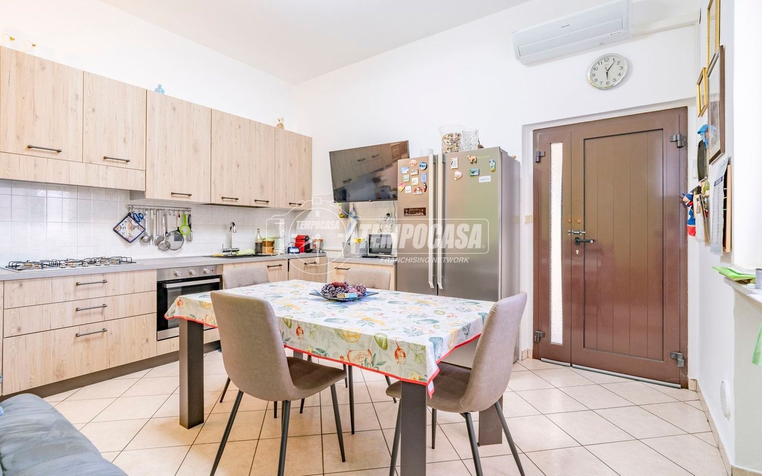 Квартира с 3 комнатами в Каронно Пертузелла, Италия № 283247