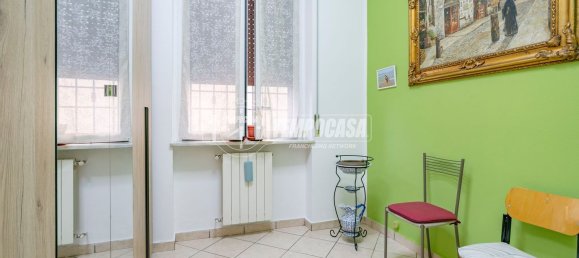 Квартира с 3 комнатами в Каронно Пертузелла, Италия № 283247 21