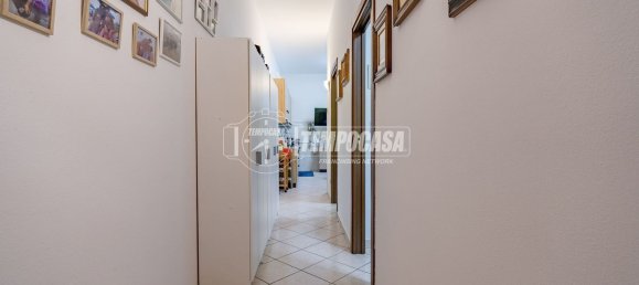 Квартира с 3 комнатами в Каронно Пертузелла, Италия № 283247 8