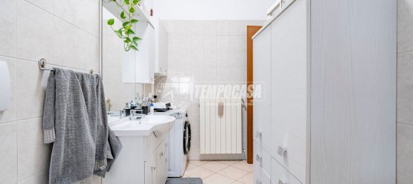 Квартира с 3 комнатами в Каронно Пертузелла, Италия № 283247 15