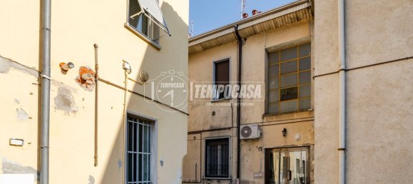 Квартира с 3 комнатами в Каронно Пертузелла, Италия № 283247 24