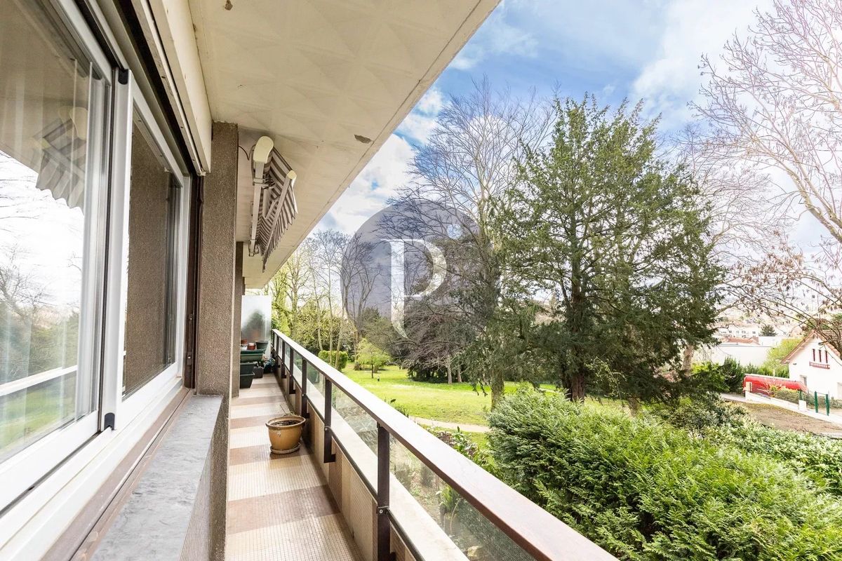 Apartamento T3 em L'Hay-les-Roses, France N.º 182133