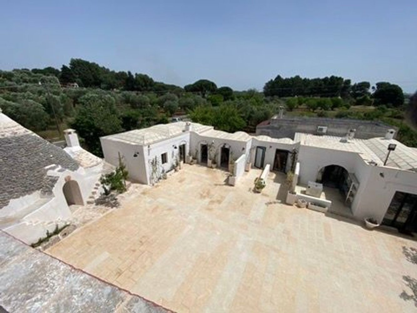 Casa de 16 habitaciónes en Ceglie Messapica, Italy No. 144395