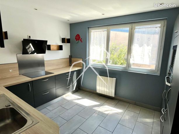 3 Schlafzimmer Haus in Darnetal, France, Nr. 313837