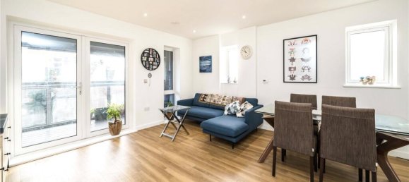 2 bedrooms Apartment in London, United Kingdom No. 12720 2