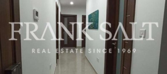 3 chambres Appartement à Luqa, Malta No. 7990 17