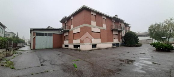 Склад 3900м² в Горле, Италия № 80239 3