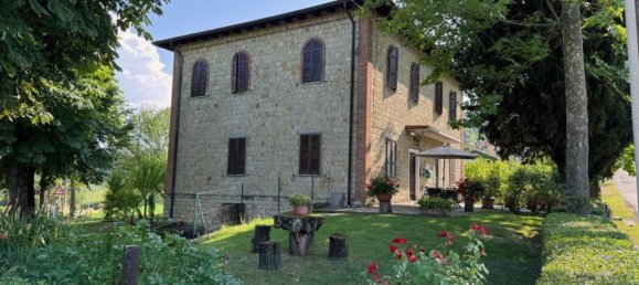 3 bedrooms House in Casina, Italy No. 321113 2