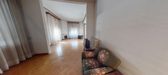 8 bedrooms Apartment in Prato, Italy No. 352979 9