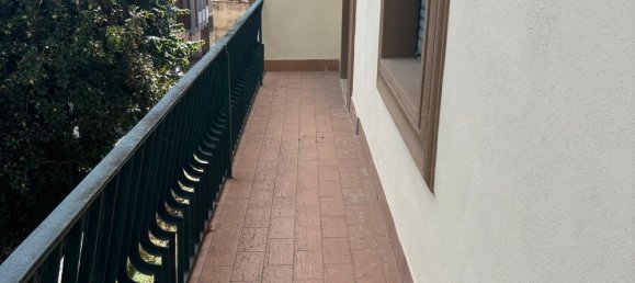 8 bedrooms Apartment in Prato, Italy No. 352979 4