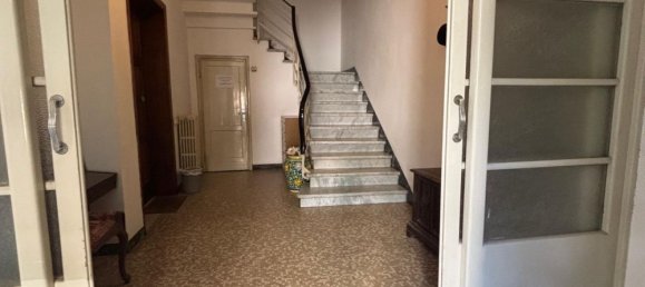 8 bedrooms Apartment in Prato, Italy No. 352979 6