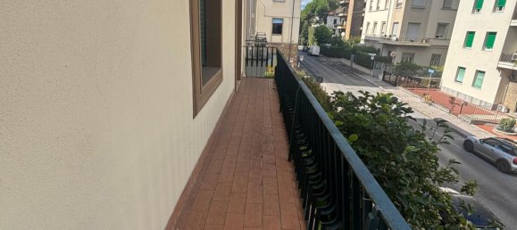 8 bedrooms Apartment in Prato, Italy No. 352979 2