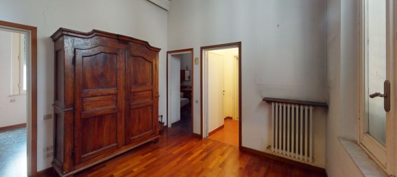 8 bedrooms Apartment in Prato, Italy No. 352979 33