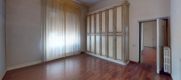 8 bedrooms Apartment in Prato, Italy No. 352979 43