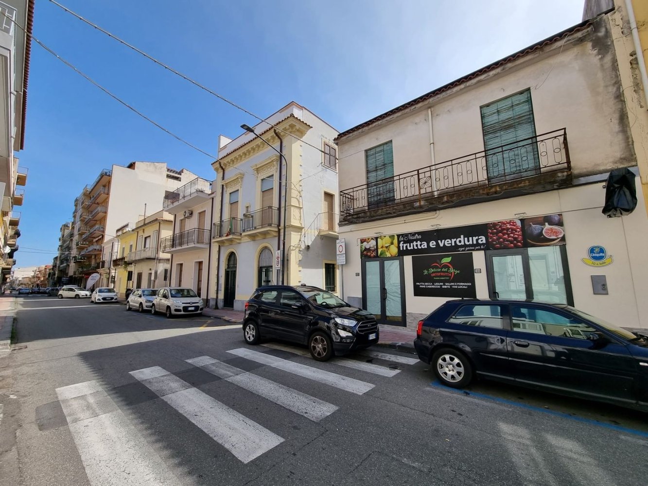 Bâtiment à Santa Teresa di Riva, Italy 350m² No. 115597