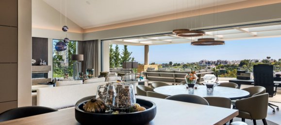 5 bedrooms Villa in Malaga, Spain No. 147458 16