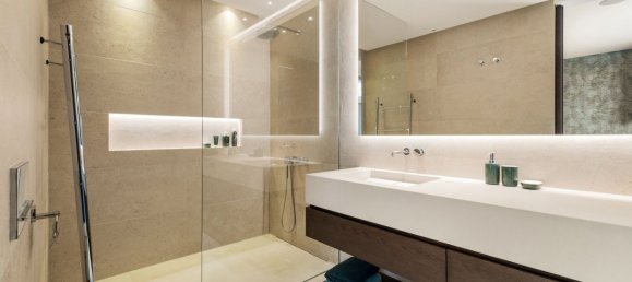 5 bedrooms Villa in Malaga, Spain No. 147458 33