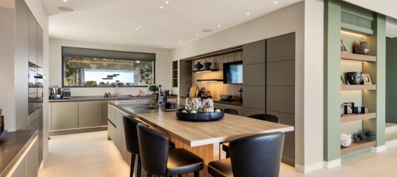 5 bedrooms Villa in Malaga, Spain No. 147458 15