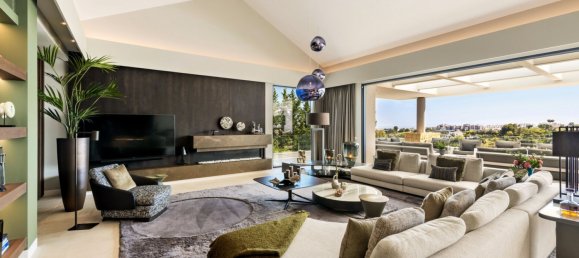 5 bedrooms Villa in Malaga, Spain No. 147458 9