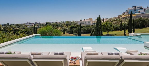 5 bedrooms Villa in Malaga, Spain No. 147458 6