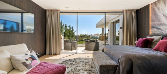 5 bedrooms Villa in Malaga, Spain No. 147458 17