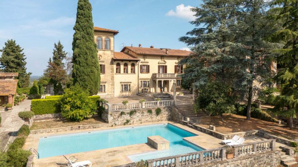 32 bedrooms Castles in Castellina in Chianti, Italy No. 57240