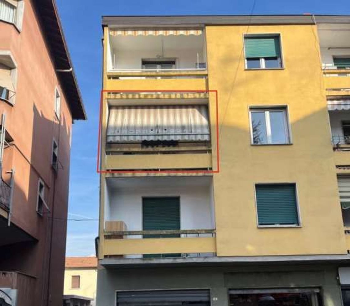 3غرفة شقة في Olgiate Comasco, Italy رقم 333668