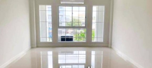 233m² Commercial property in Bang Na, Thailand No. 14932 3