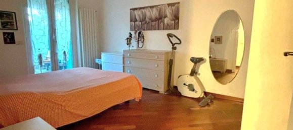 5غرفة منزل ذو طابقين في Massa, Italy رقم 277867 32