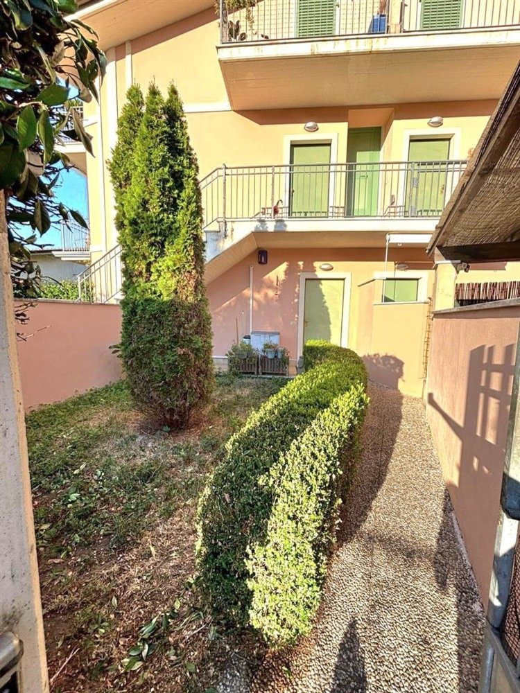 5غرفة منزل ذو طابقين في Massa, Italy رقم 277867