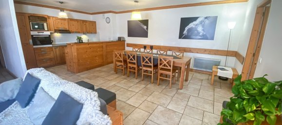 5 bedrooms Apartment in Les Belleville, France No. 463 2