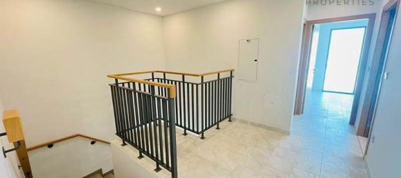 Вилла с 3 спальнями в Dubai Land, ОАЭ № 56295 8