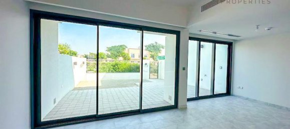 Вилла с 3 спальнями в Dubai Land, ОАЭ № 56295 4