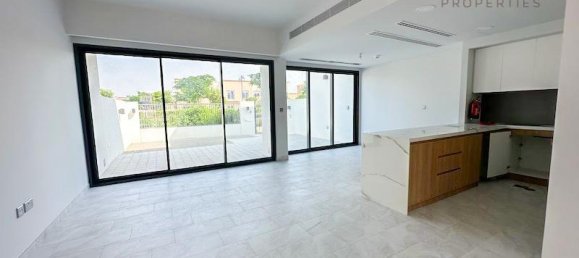 Вилла с 3 спальнями в Dubai Land, ОАЭ № 56295 3