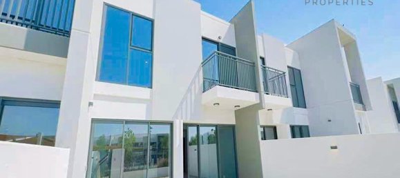 Вилла с 3 спальнями в Dubai Land, ОАЭ № 56295 17