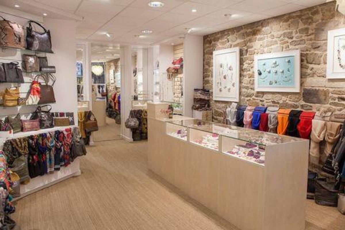 Oficina en Martigues, France 45 m² No. 18662