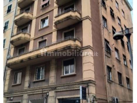 3 rooms Apartment in Genoa, Italy No. 371137
